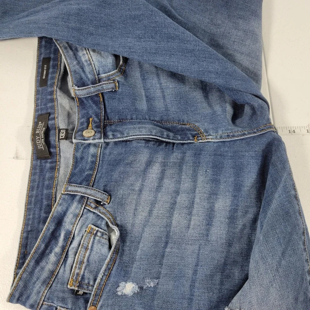 Judy Blue Skinny Fit Distressed Plaid Patch Jeans Medium Wash 13/31 Distressed - Picture 5 of 10